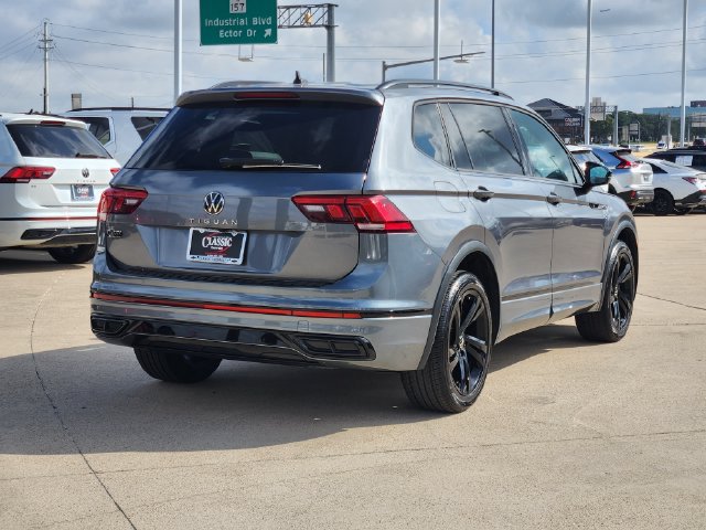 Used 2024 Volkswagen Tiguan SE R-Line FWD image 14