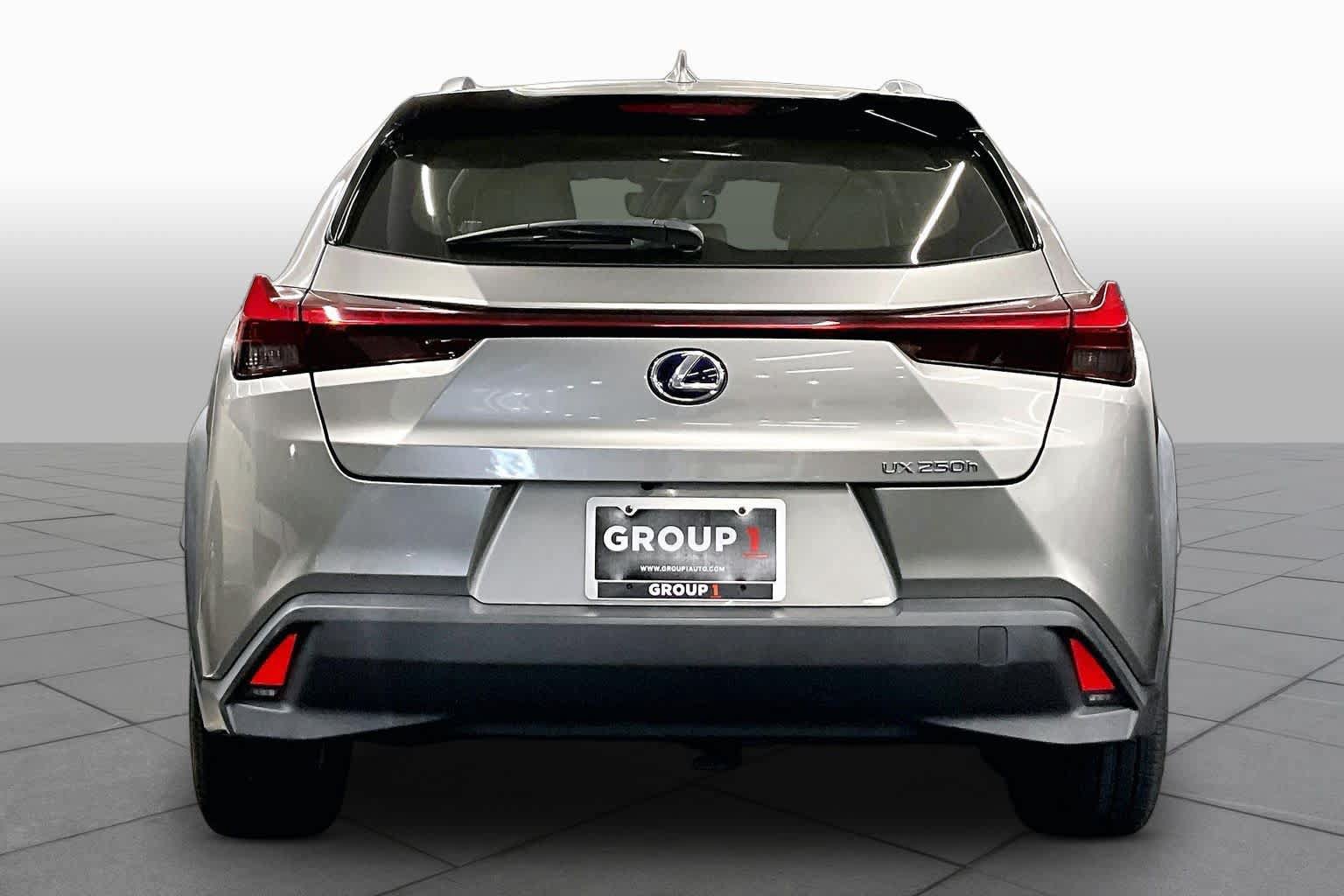 Used 2019 Lexus UX 250h w/ Premium Package AWD/4WD image 4