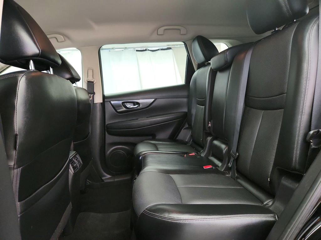 Used 2018 Nissan Rogue SL image 22