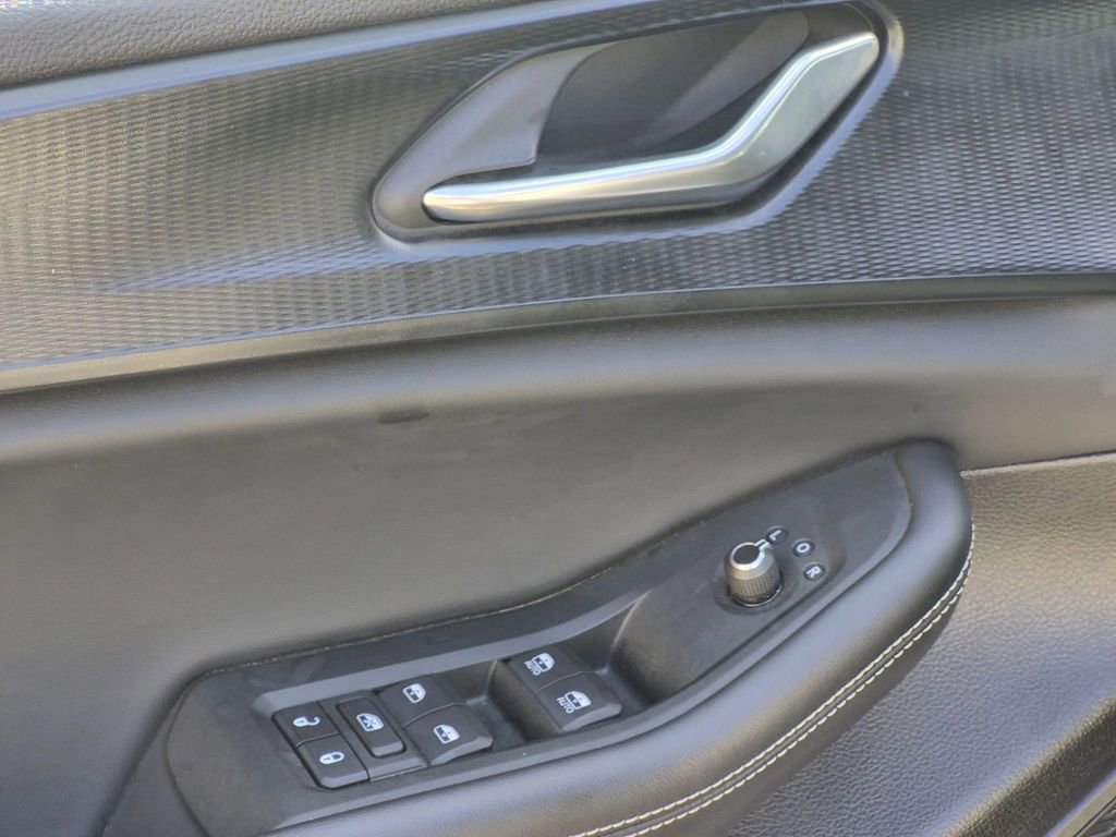 Used 2025 Jeep Grand Cherokee Altitude AWD/4WD image 13