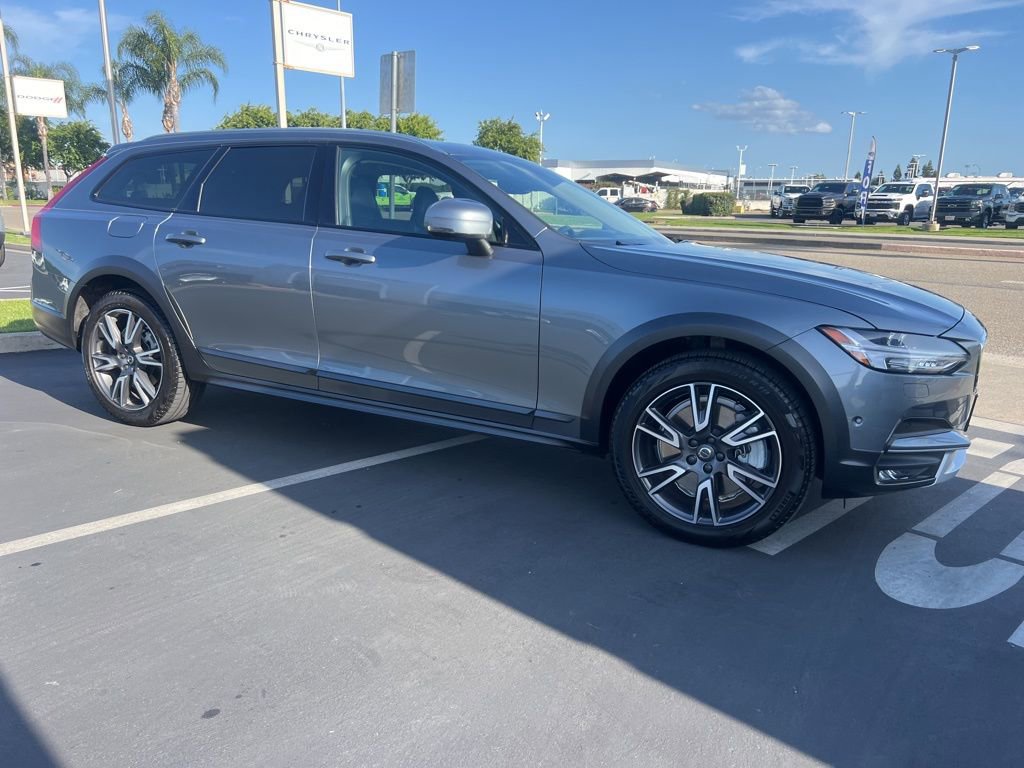 Used 2017 Volvo V90 T6 Cross Country AWD/4WD image 11