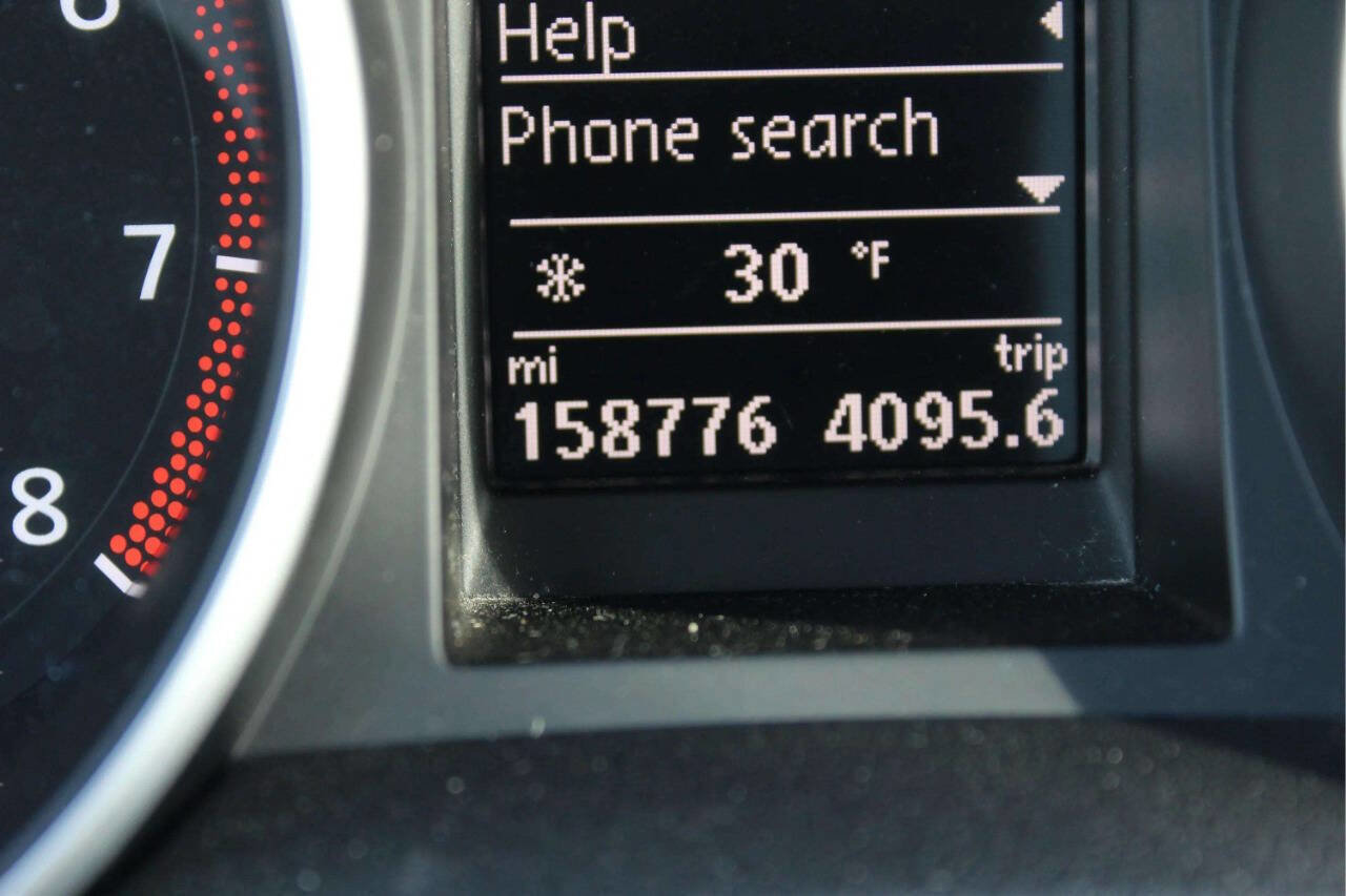 Used 2013 Volkswagen Golf 4-Door image 9