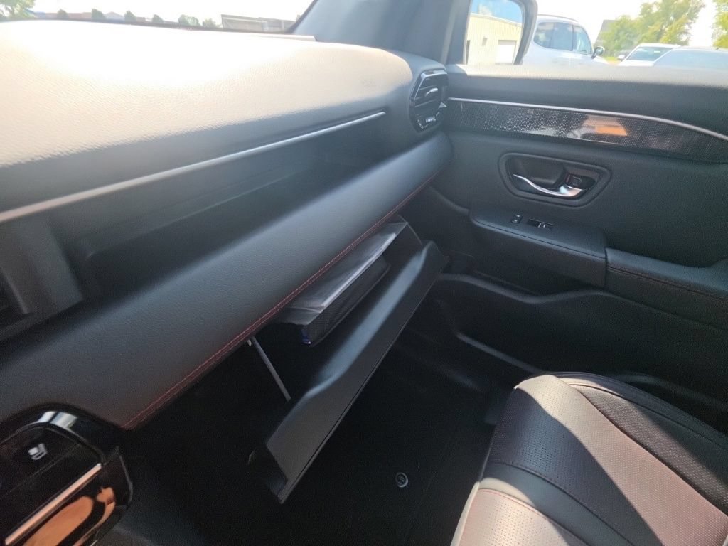 Certified 2025 Honda Pilot Black Edition image 25