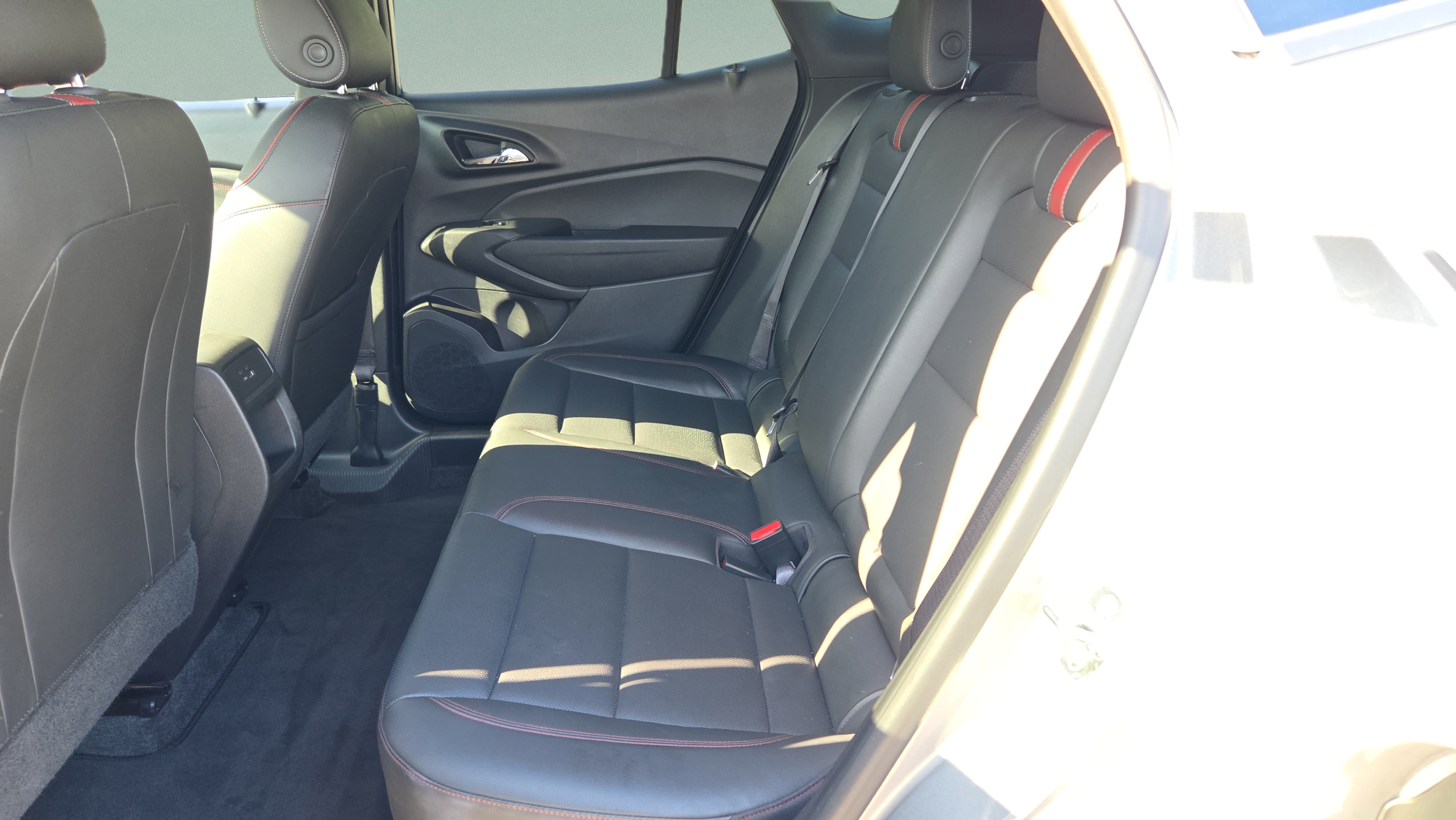 Used 2025 Chevrolet Trax RS FWD image 10