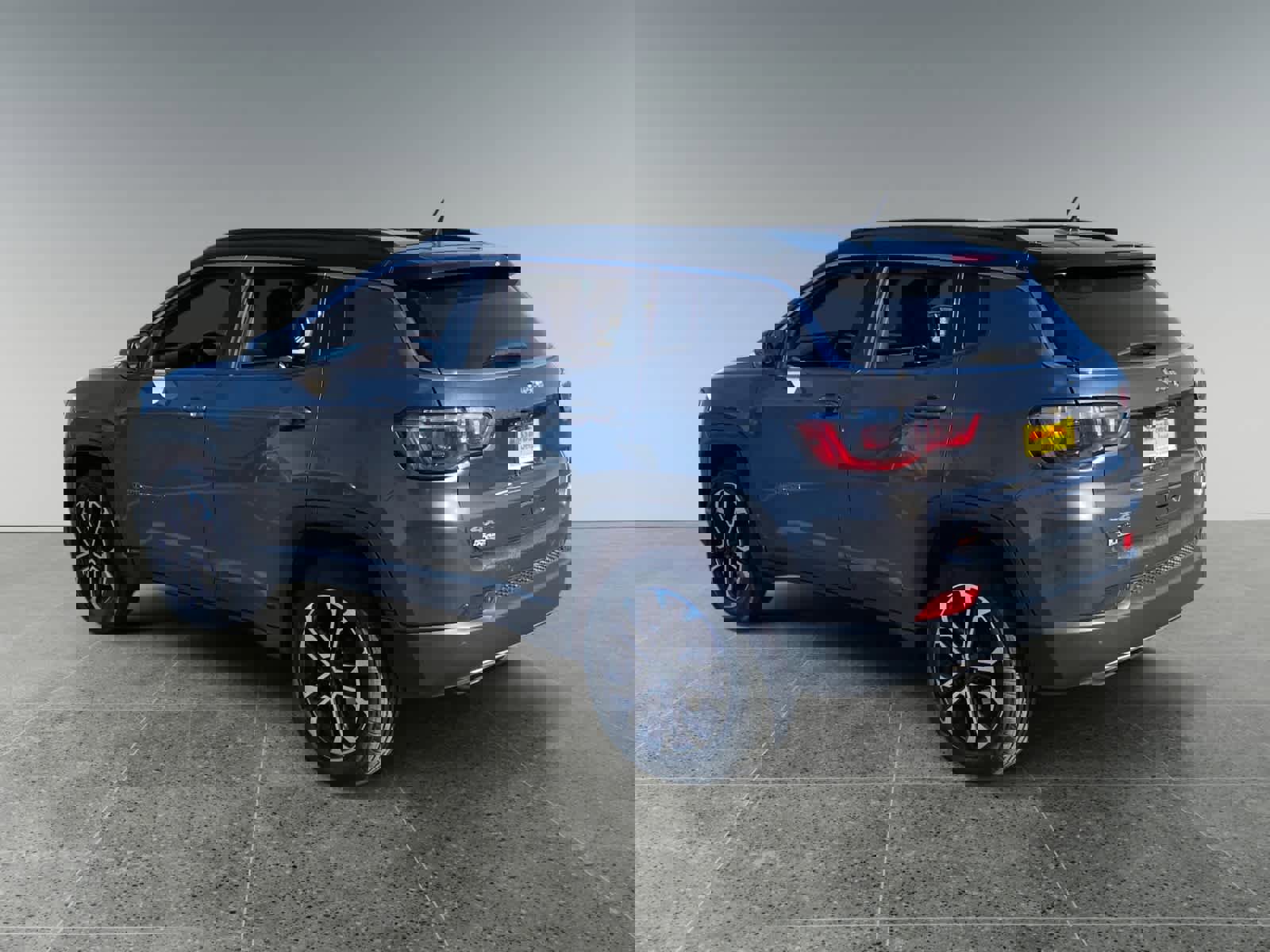 Used 2023 Jeep Compass Limited image 3