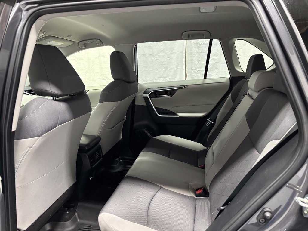 Used 2025 Toyota RAV4 XLE AWD/4WD image 44
