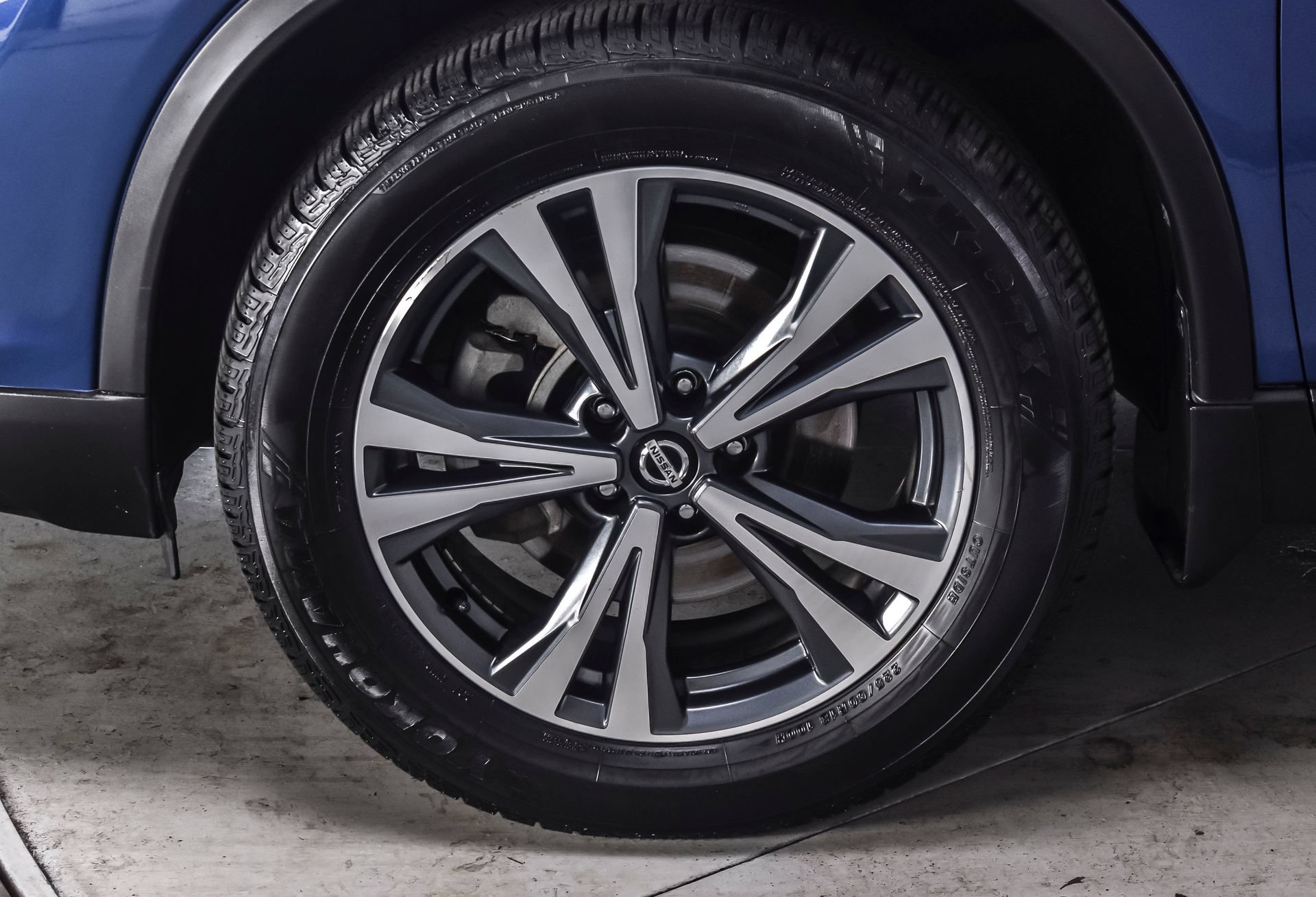 Used 2018 Nissan Rogue SL w/ Premium Package AWD/4WD image 10