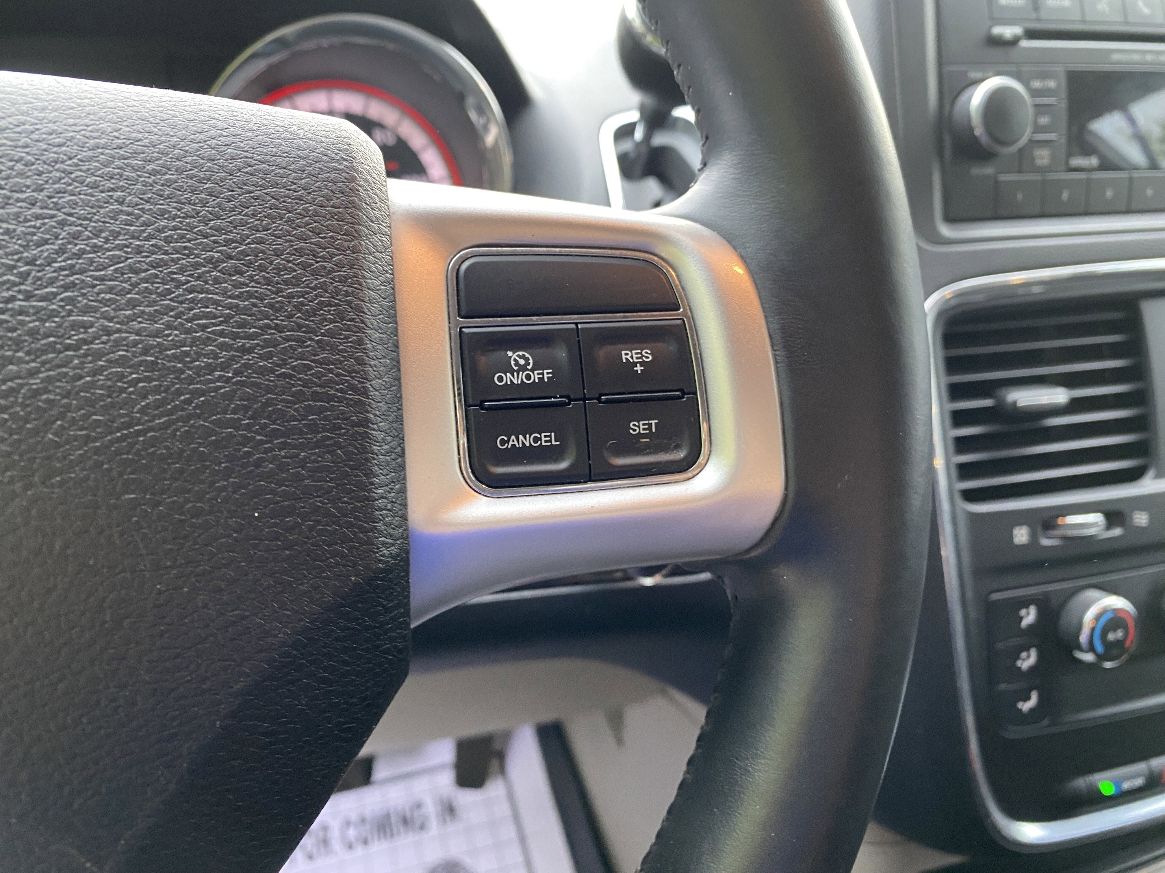 Used 2016 Dodge Grand Caravan American Value Package w/ UConnect Hands-Free Group image 21