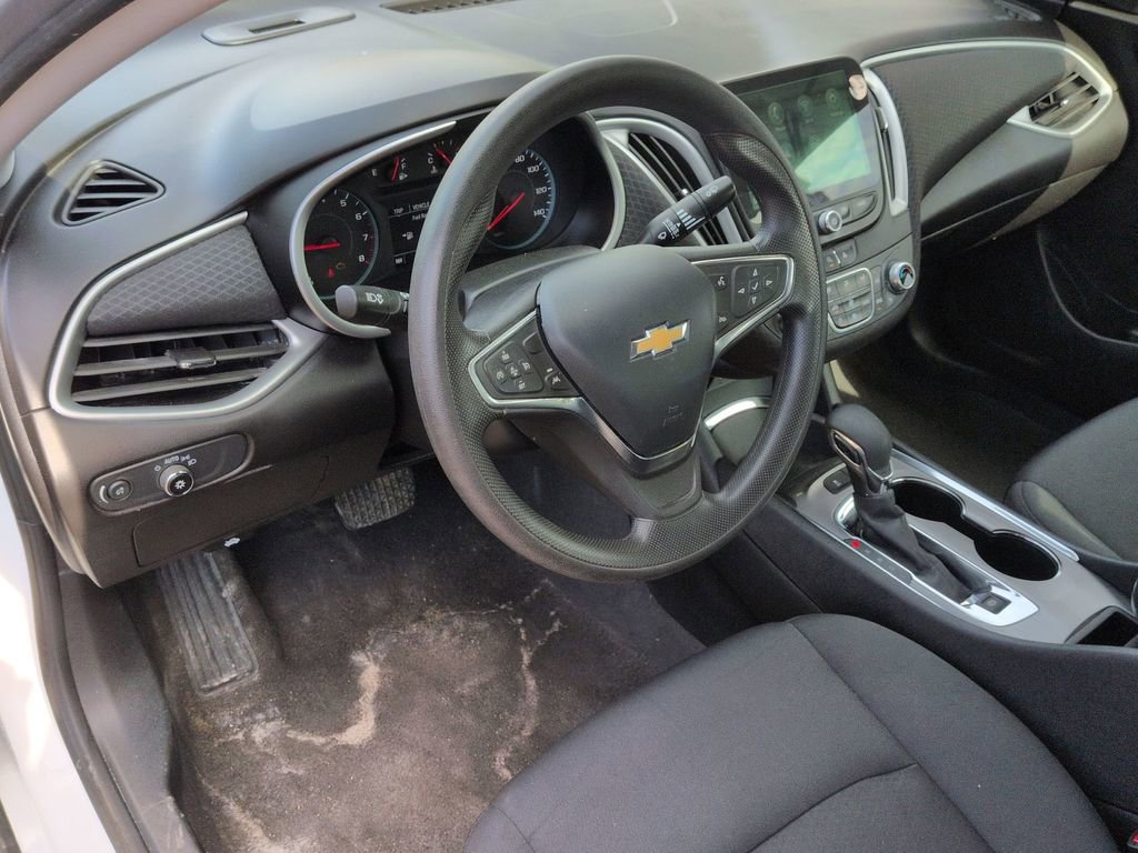 Used 2024 Chevrolet Malibu LT image 11