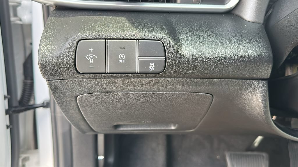 Used 2026 Hyundai Elantra SE FWD image 20