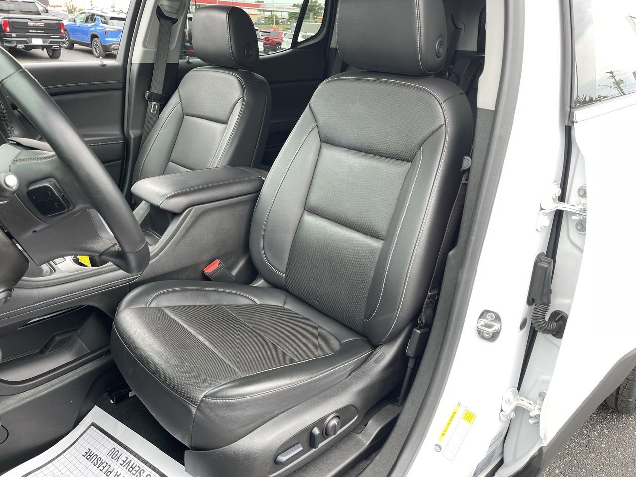 Certified 2023 GMC Acadia SLT w/ Technology Package FWD image 19
