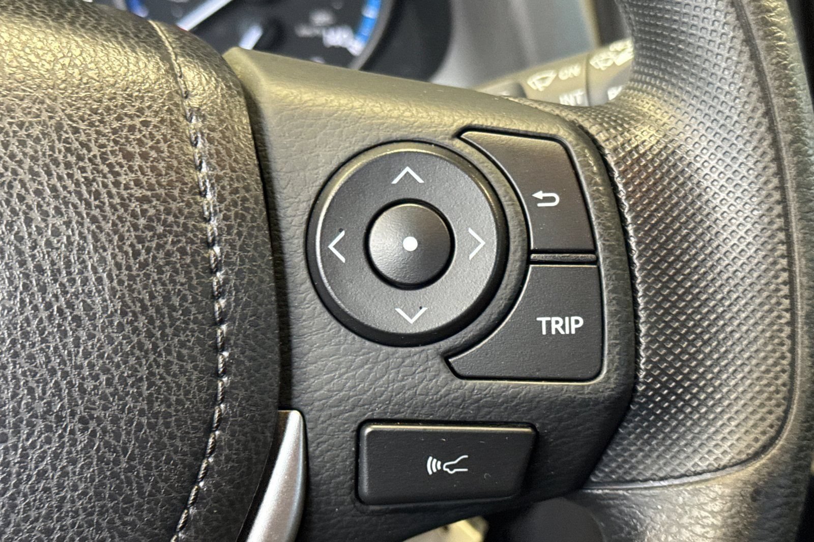 Certified 2017 Toyota RAV4 LE w/ Carpet Mat Package FWD image 29