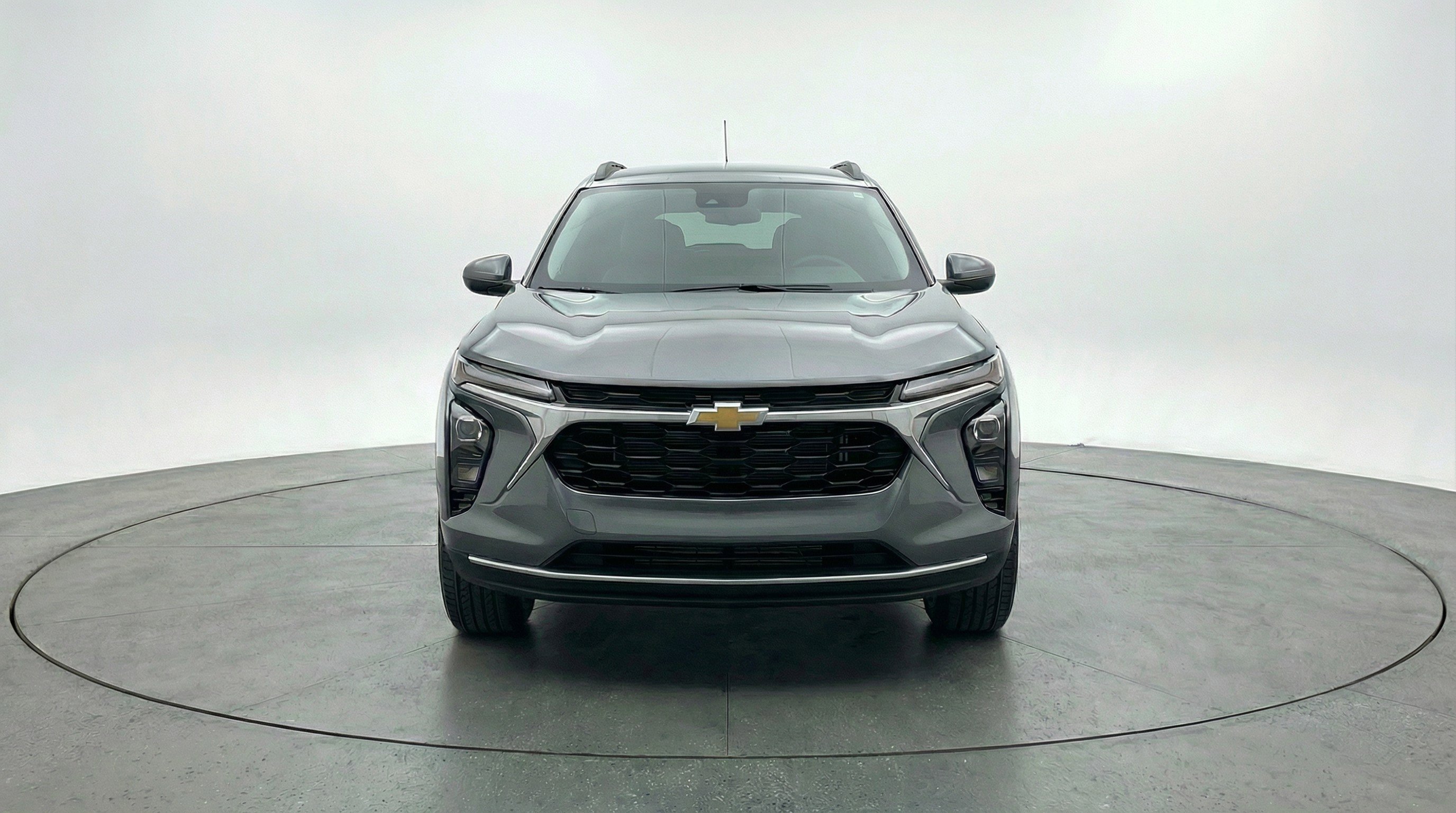 Used 2025 Chevrolet Trax LT w/ LT Convenience Package FWD image 2