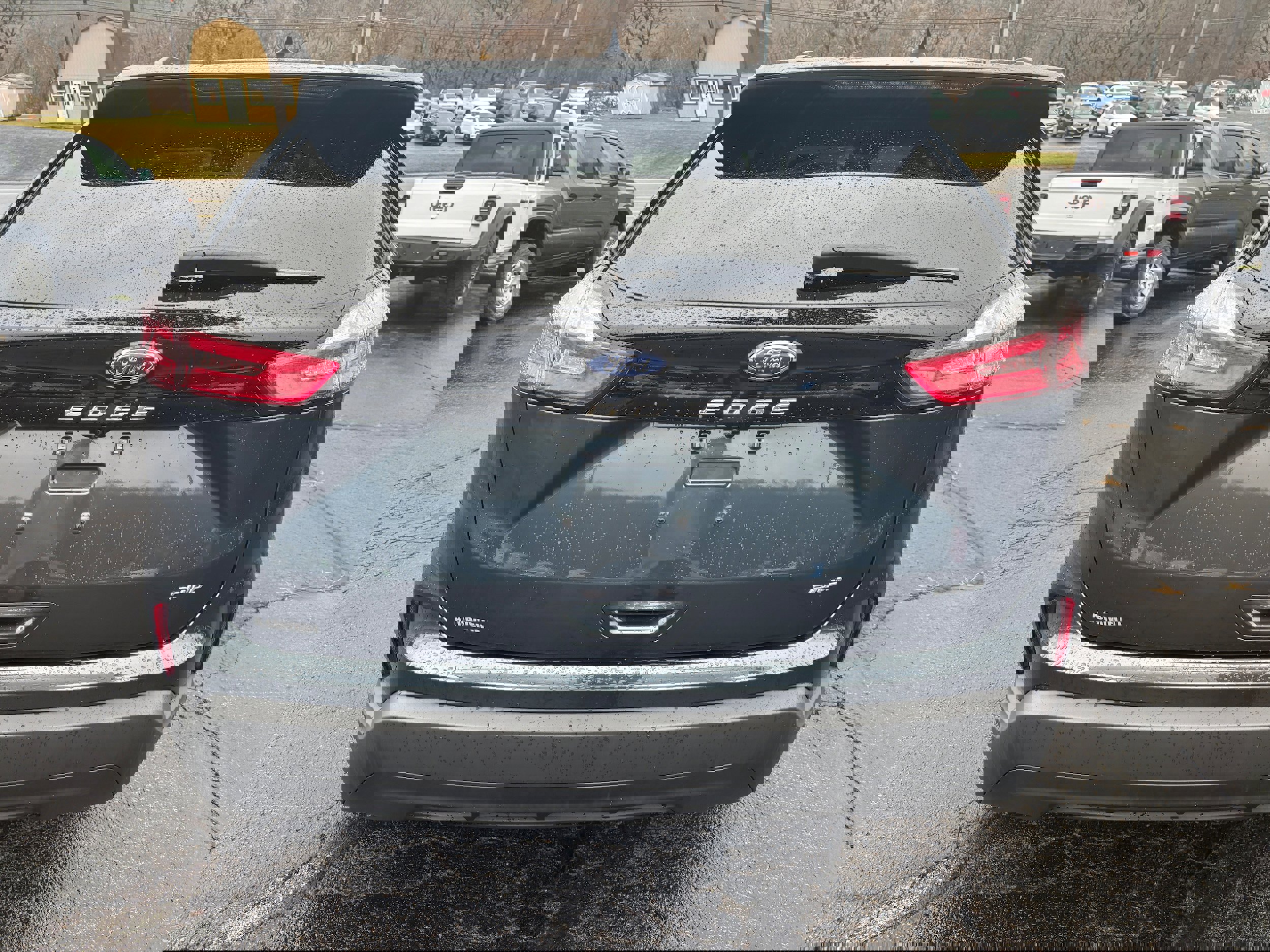 Used 2022 Ford Edge SE image 5