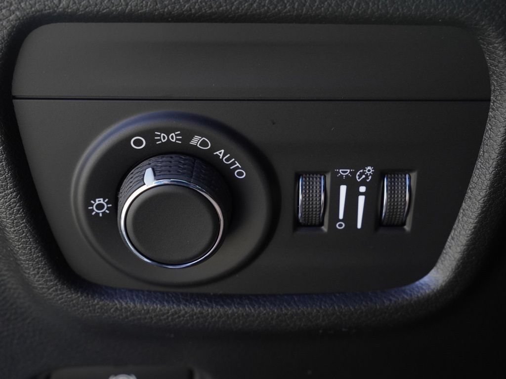 New 2026 Jeep Grand Cherokee Altitude AWD/4WD image 24