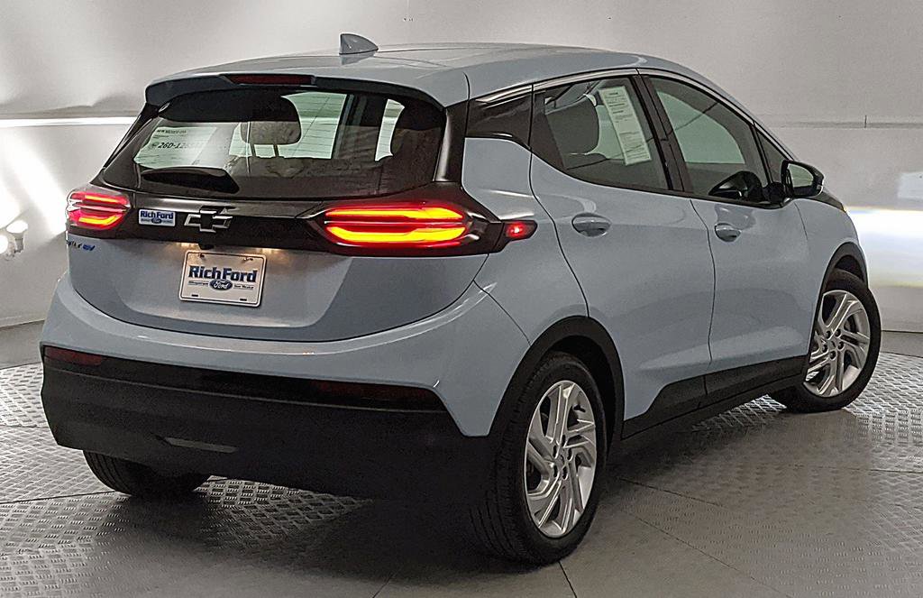 Used 2022 Chevrolet Bolt LT FWD image 3