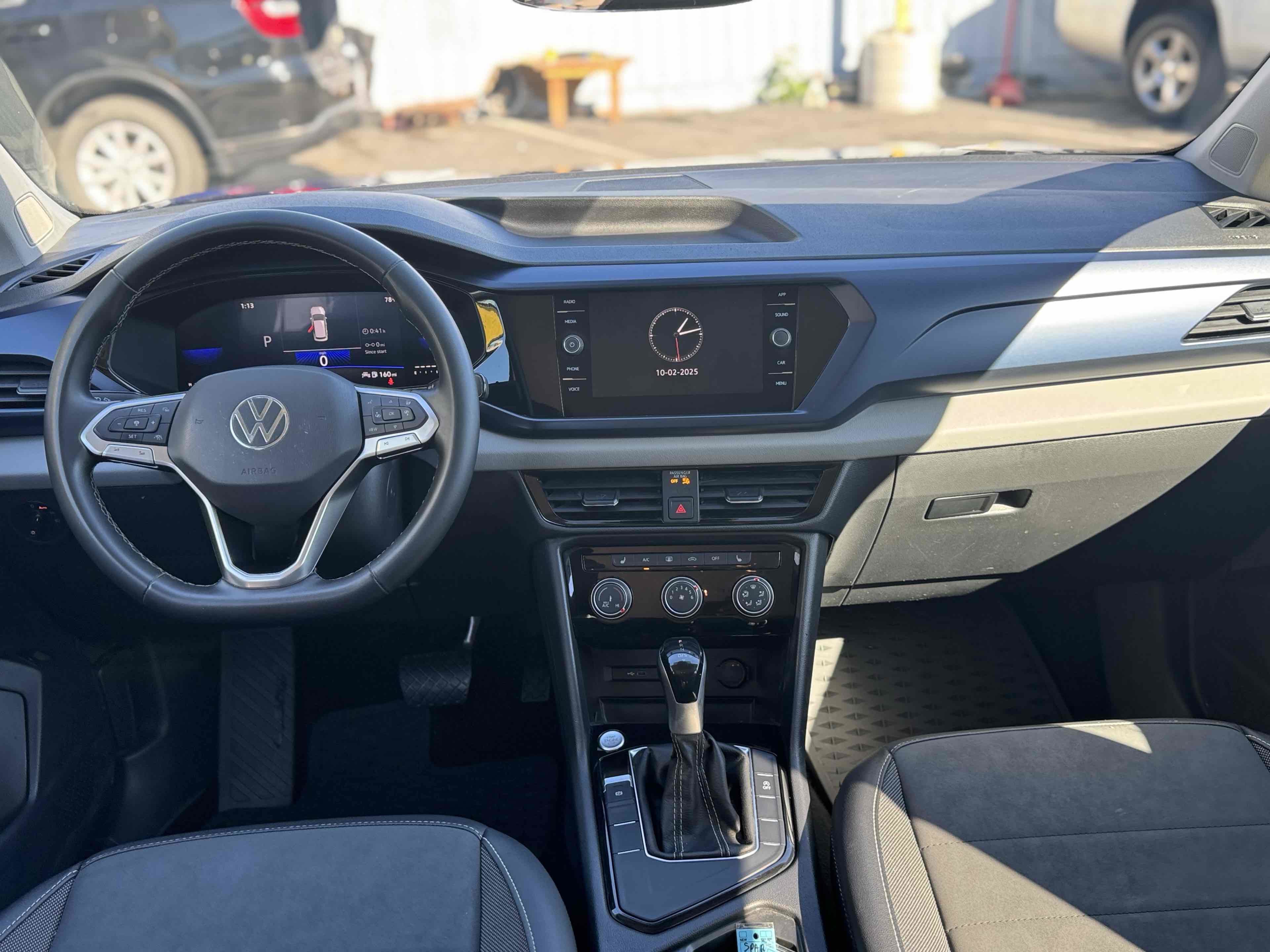 Used 2023 Volkswagen Taos SE FWD image 12