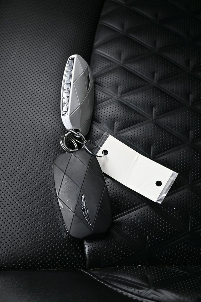 Used 2023 Genesis GV60 Performance image 33
