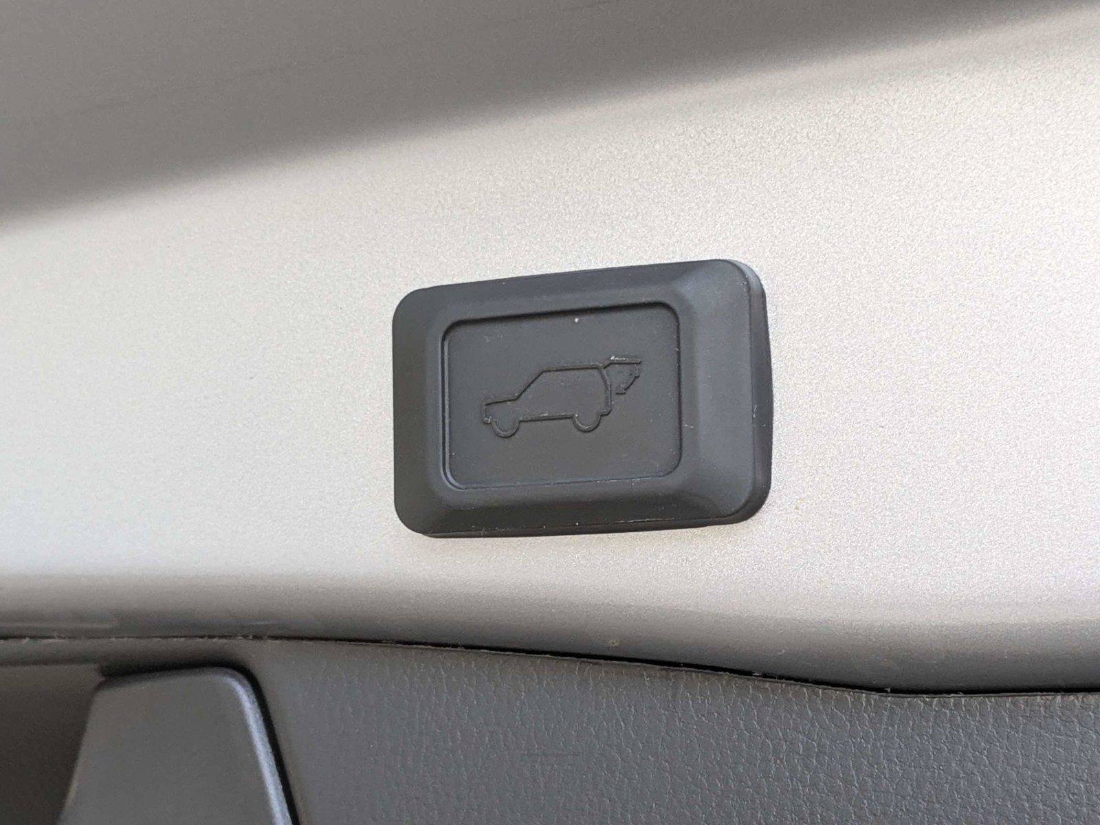 Used 2025 Toyota RAV4 XLE w/ Convenience Package FWD image 10
