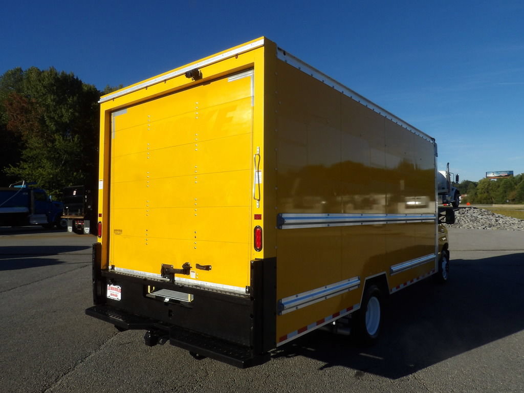 Used 2022 Ford E-350 and Econoline 350 Super Duty RWD image 7