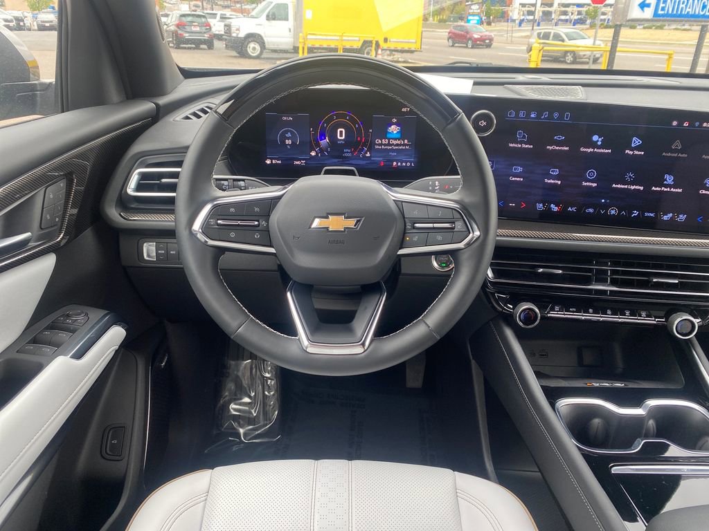 Used 2025 Chevrolet Traverse High Country w/ LPO, Floor Liner Package AWD/4WD image 13