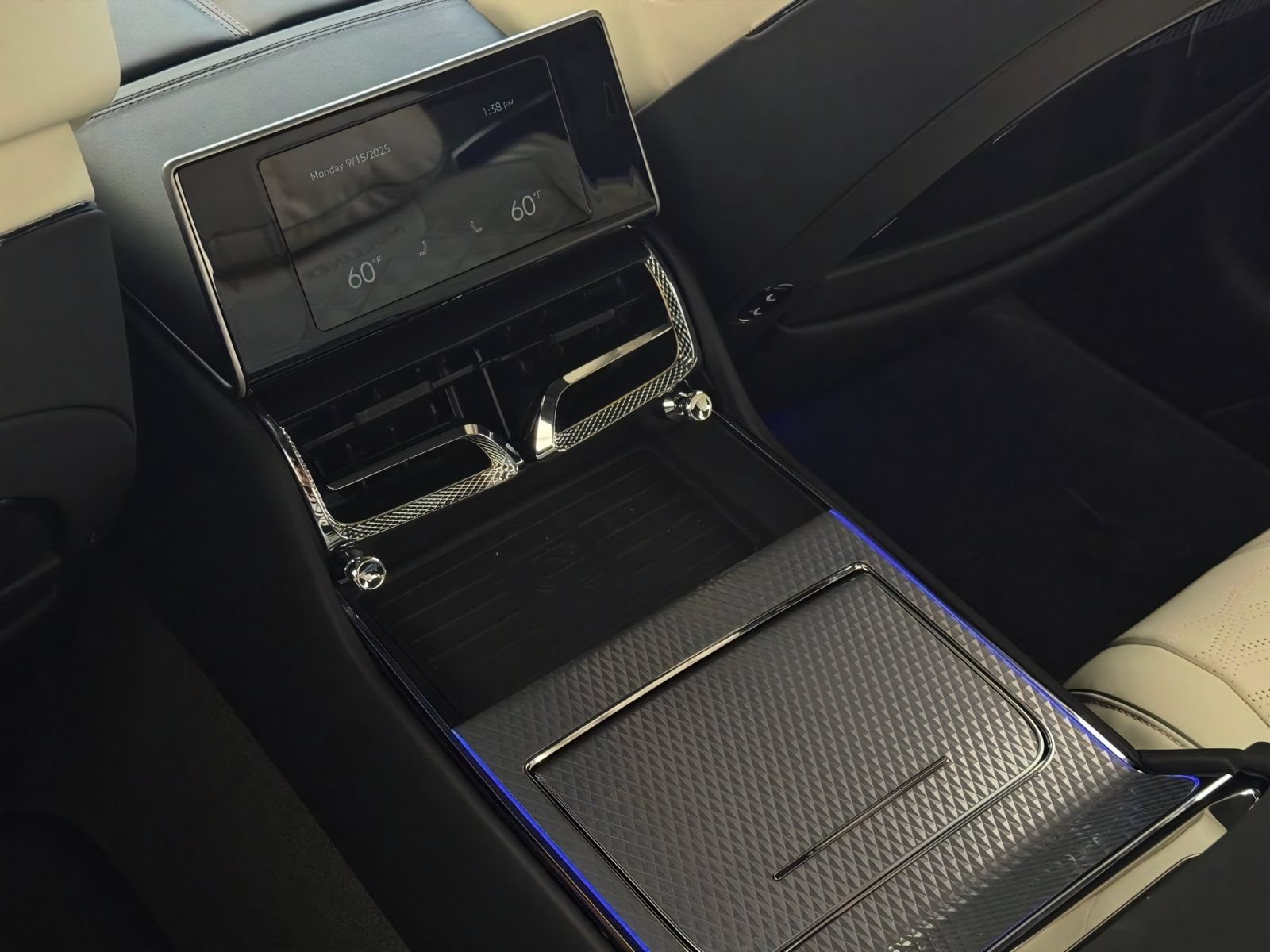 New 2026 Bentley Flying Spur Plug-In Hybrid AWD/4WD image 21
