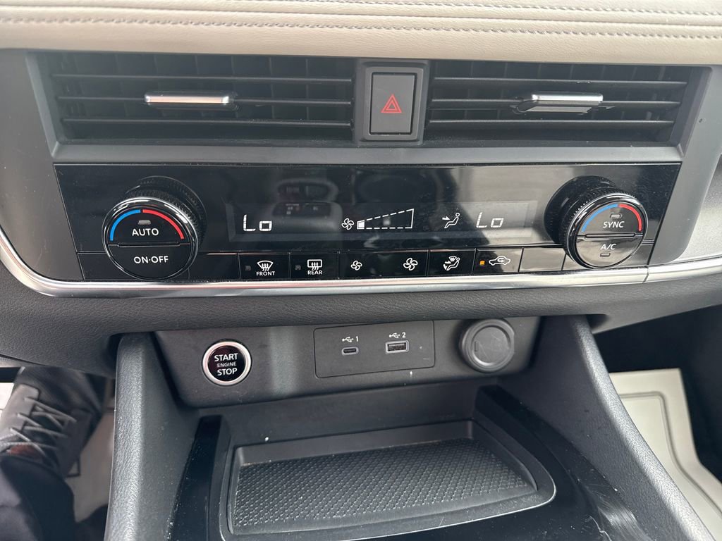 Used 2023 Nissan Rogue SV image 21