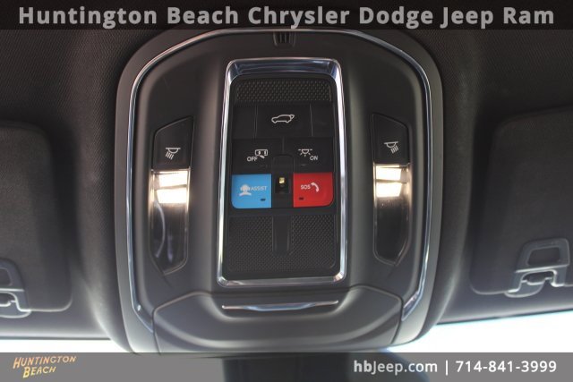 Used 2023 Jeep Grand Cherokee Trailhawk image 17