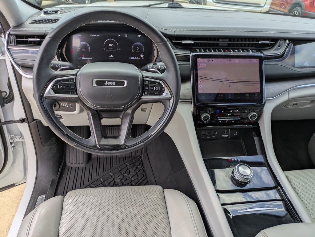 Used 2023 Jeep Grand Cherokee Overland w/ Adv Protech Group III RWD image 13