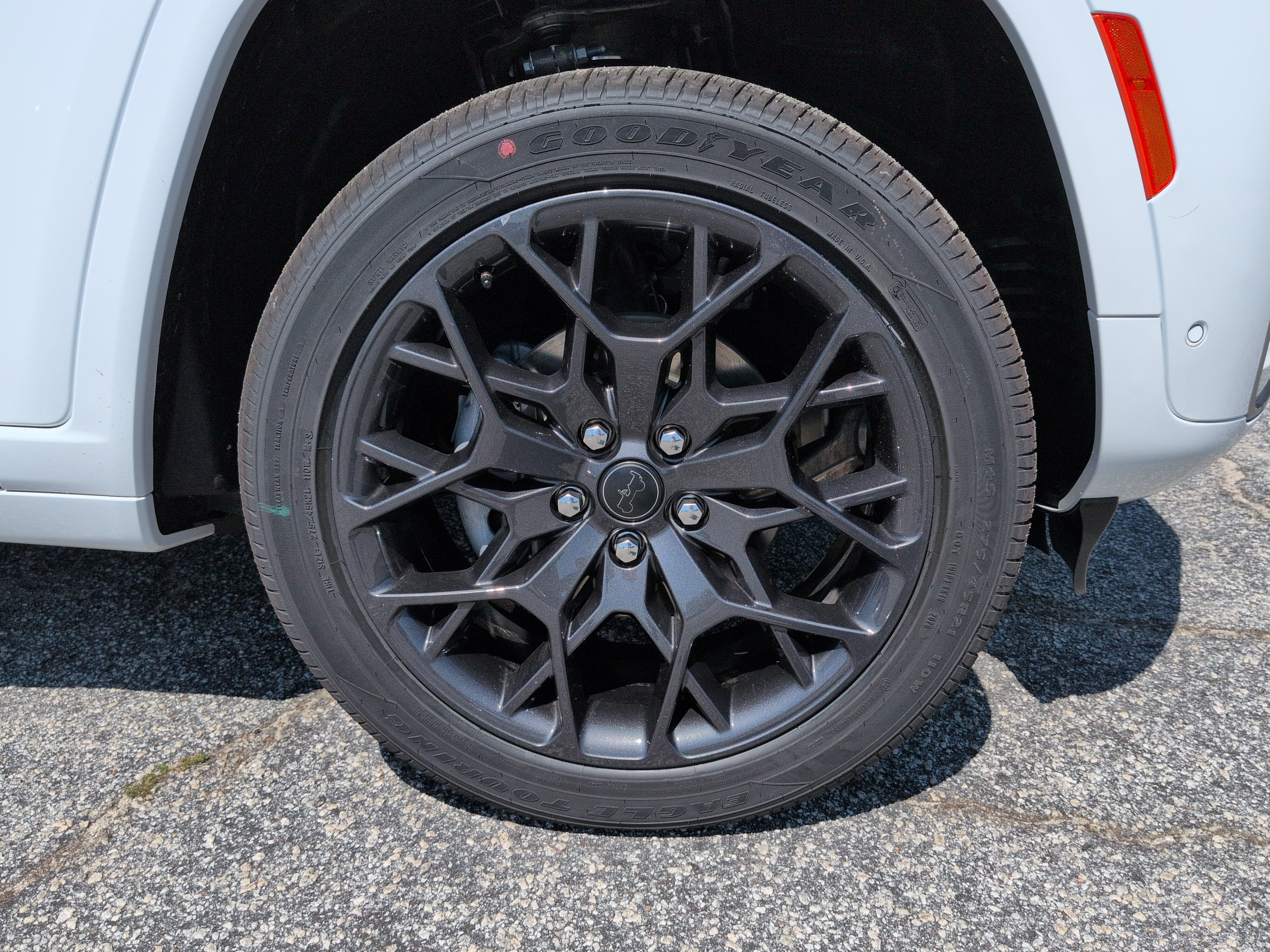 New 2027 Jeep Grand Cherokee Summit AWD/4WD image 9