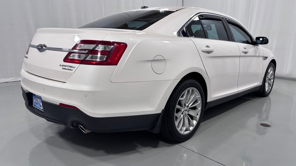 Used 2016 Ford Taurus Limited FWD image 5