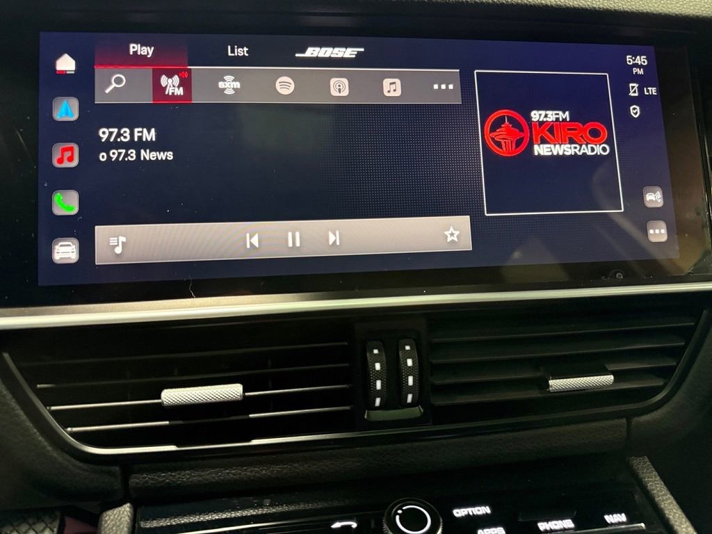 Used 2022 Porsche Cayenne Platinum Edition image 32