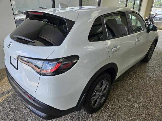 New 2027 Honda HR-V LX image 2