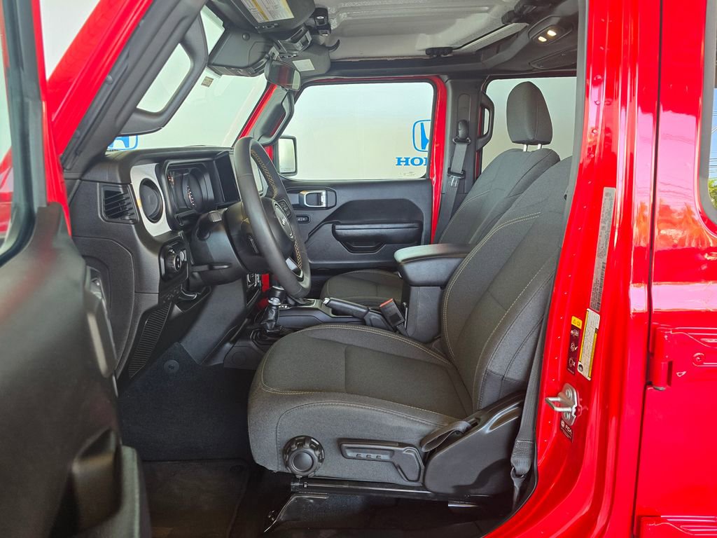 Used 2024 Jeep Gladiator Sport AWD/4WD image 6