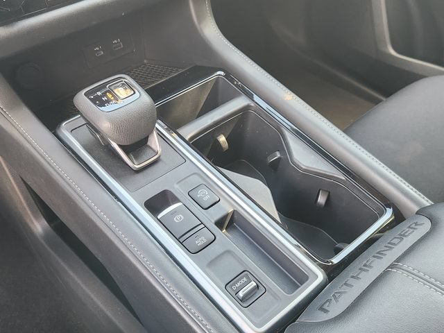 Used 2024 Nissan Pathfinder SV FWD image 20