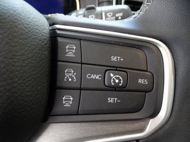 Certified 2025 Jeep Wagoneer 4WD image 8