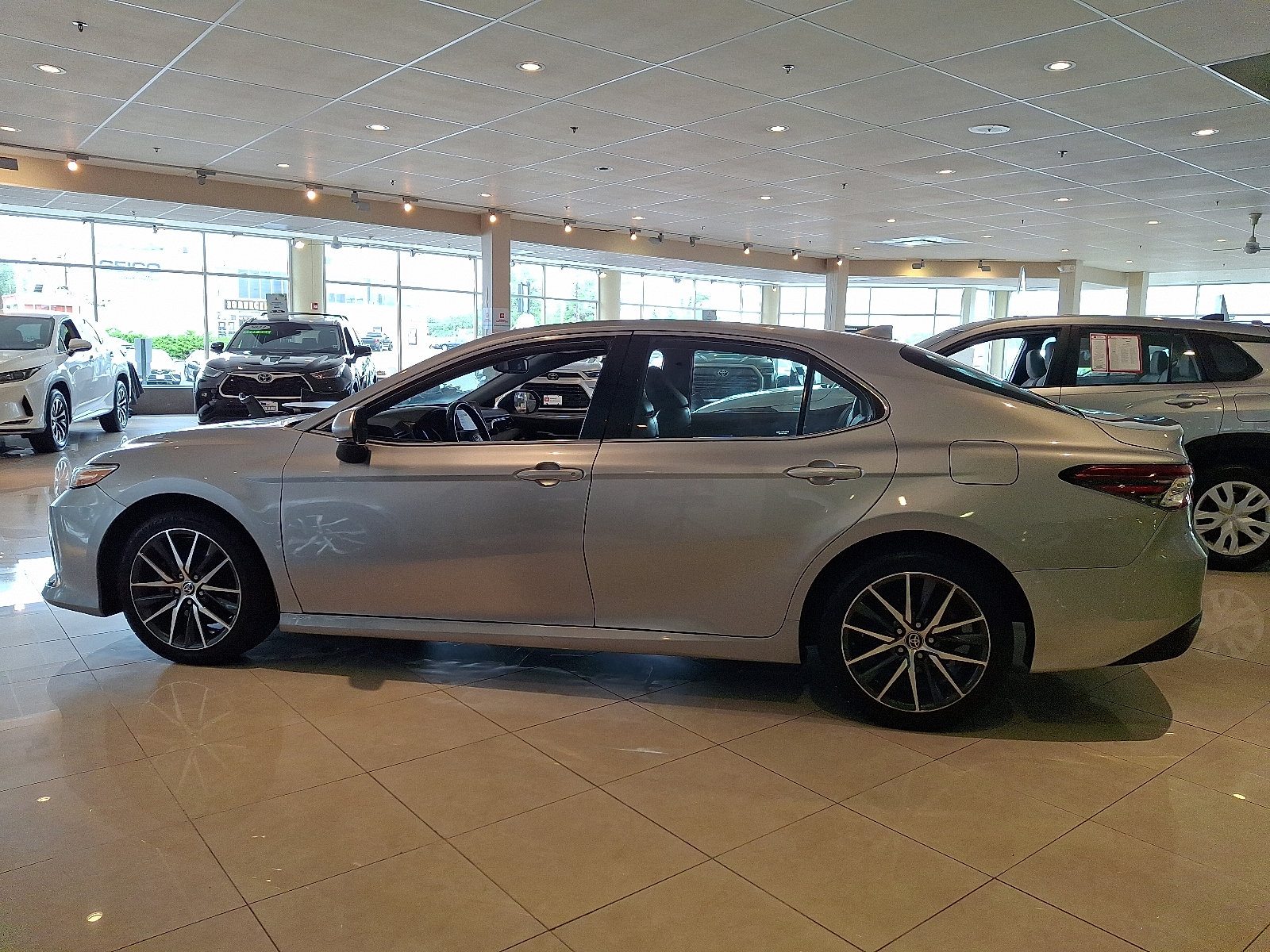 Certified 2021 Toyota Camry XLE AWD/4WD image 4