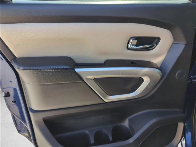 Used 2016 Nissan Titan SL image 26