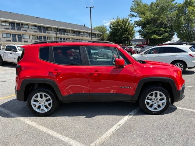 Used 2017 Jeep Renegade Latitude AWD/4WD image 9
