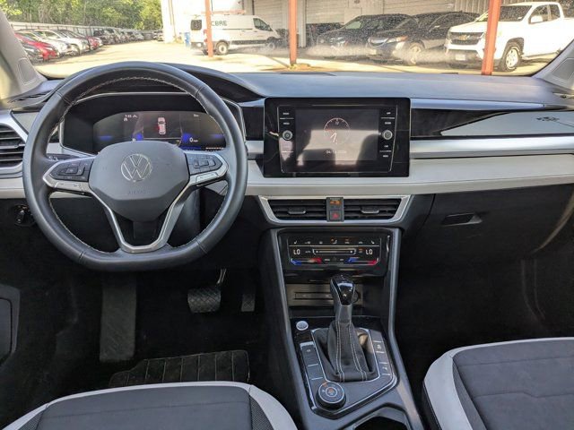 Used 2025 Volkswagen Taos SE AWD/4WD image 24