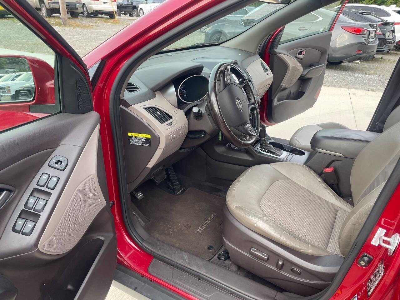 Used 2015 Hyundai Tucson SE FWD image 14