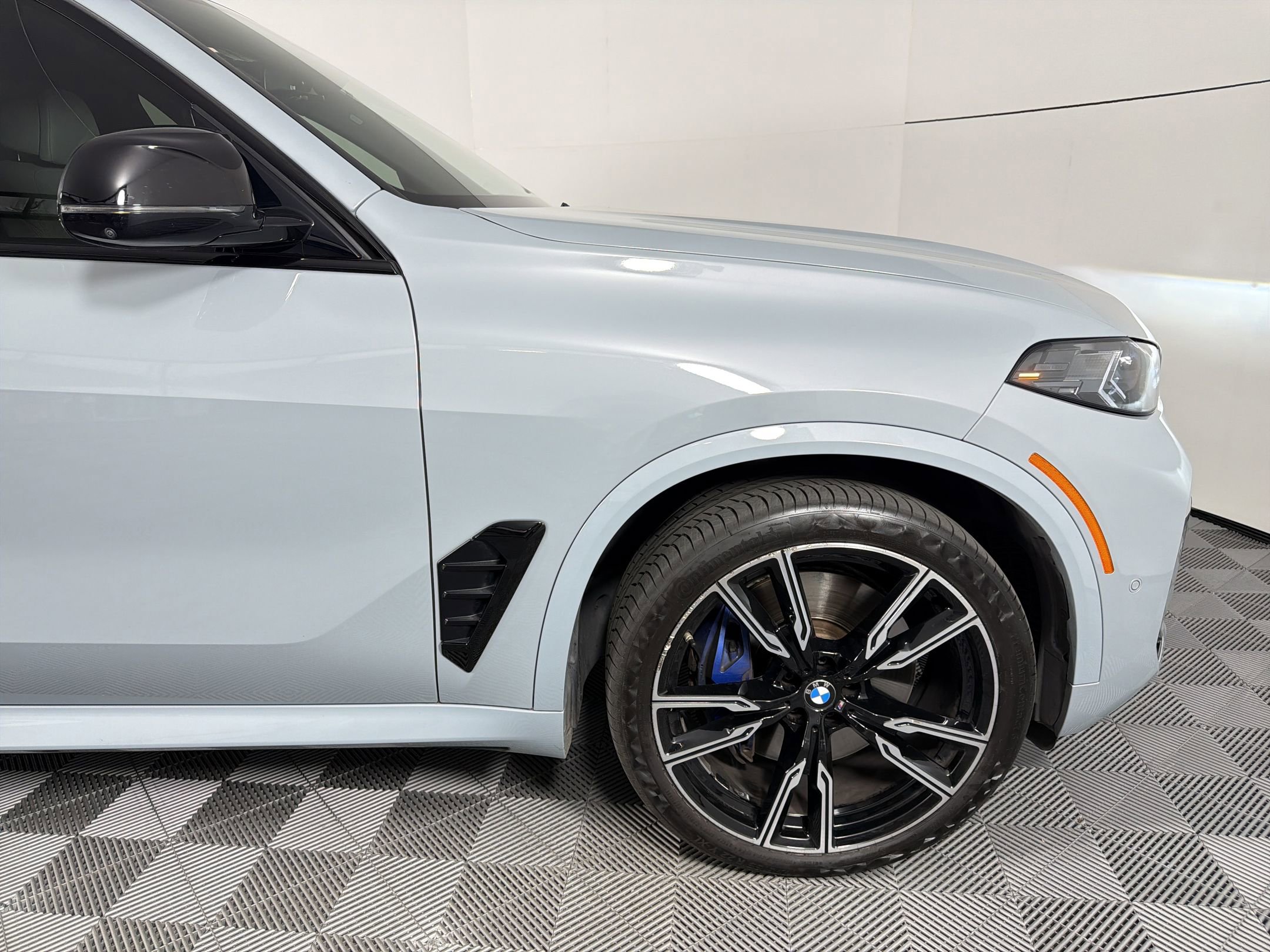 Used 2024 BMW X5 M60i w/ Executive Package image 12