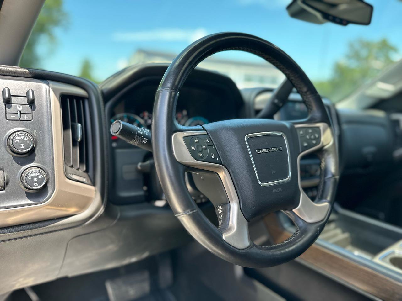 Used 2017 GMC Sierra 1500 Denali AWD/4WD image 12