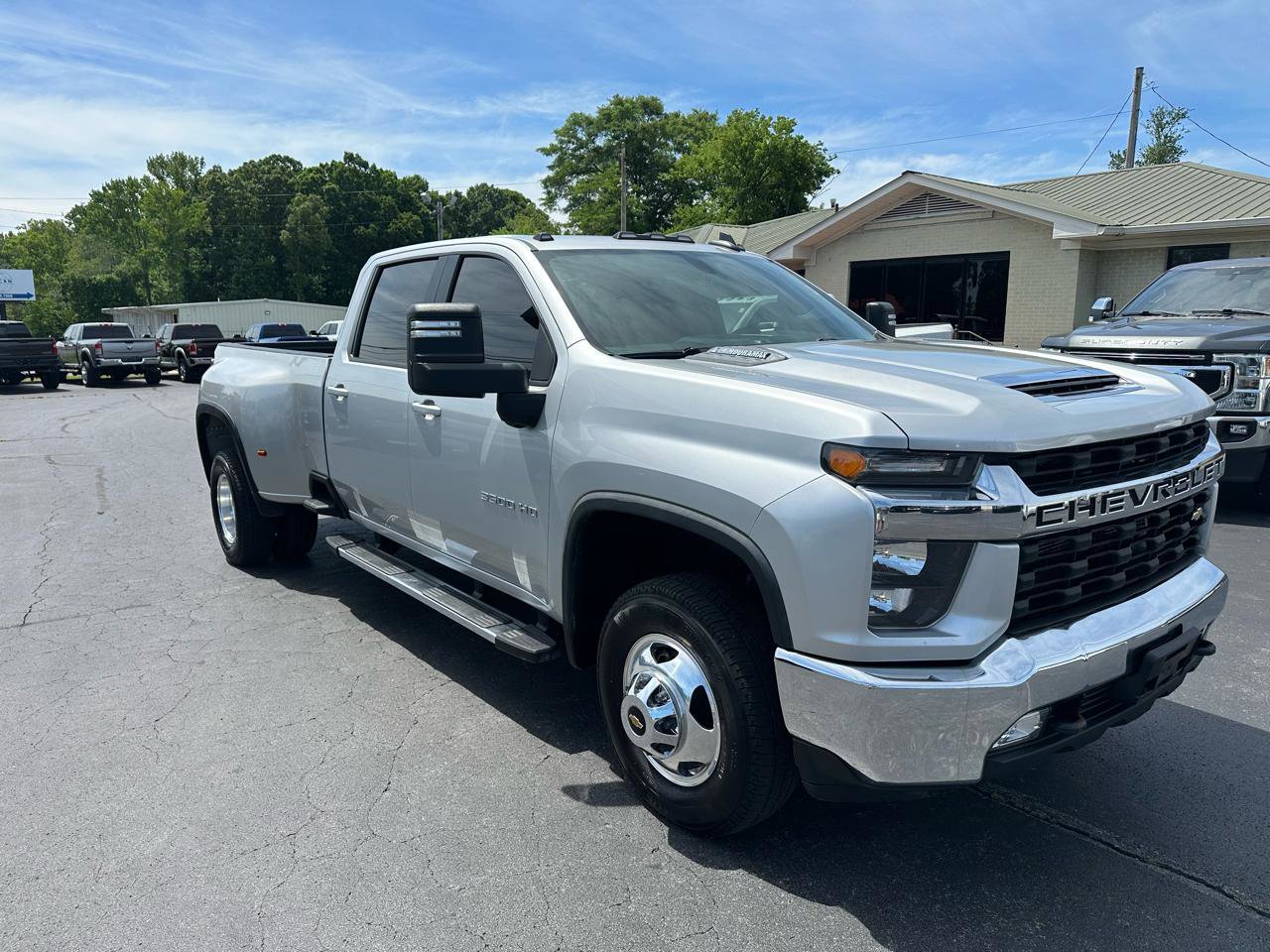 Used 2022 Chevrolet Silverado 3500 LT w/ Convenience Package AWD/4WD image 3