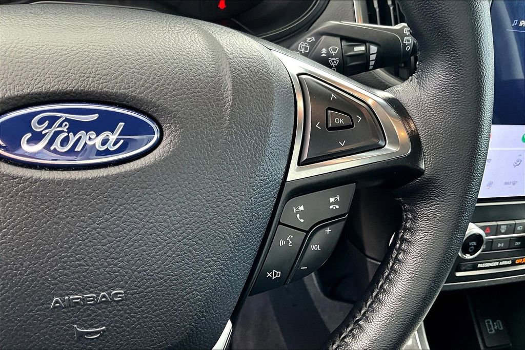 Used 2024 Ford Edge Titanium image 28