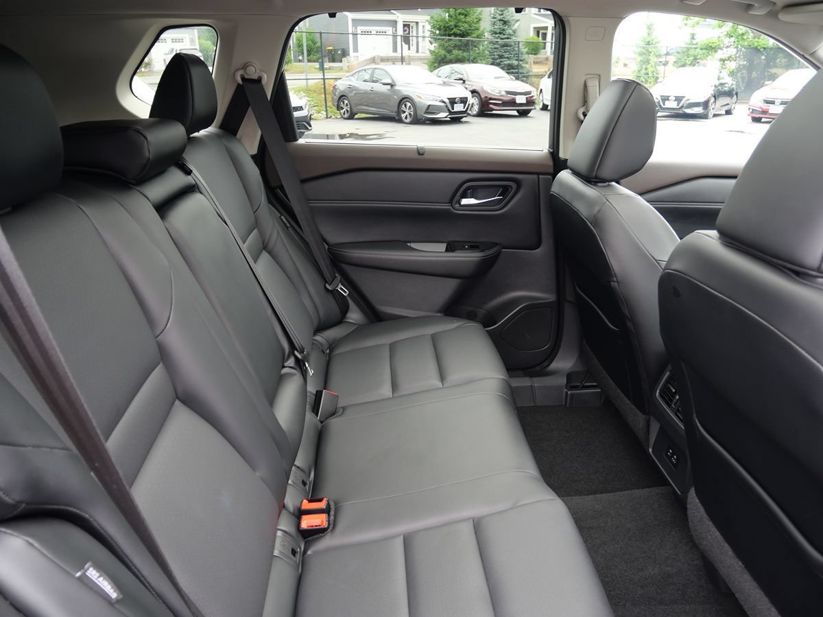 Used 2022 Nissan Rogue SV w/ SV Premium Package AWD/4WD image 30