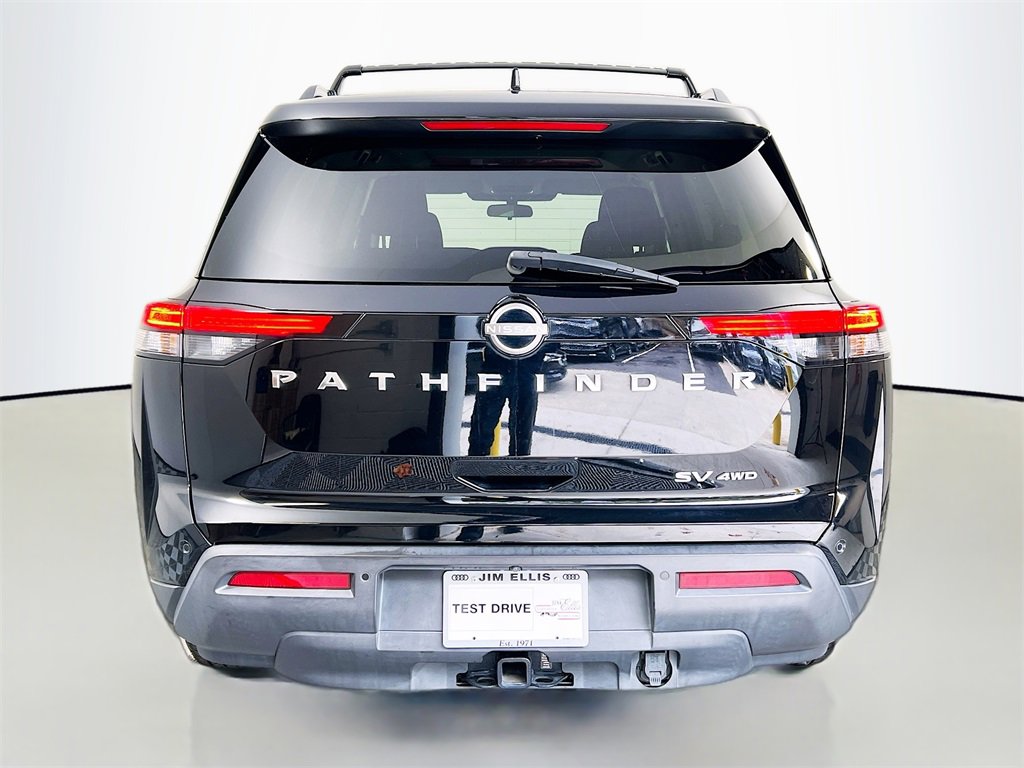 Used 2022 Nissan Pathfinder SV w/ SV Premium Package image 6