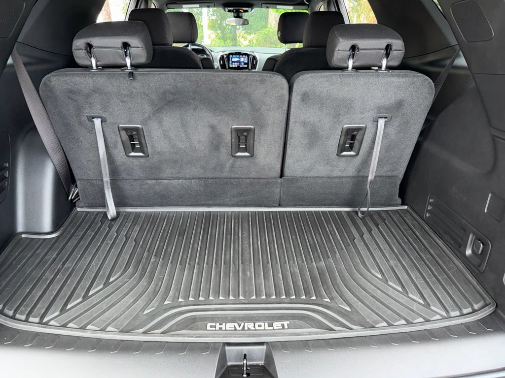 Used 2023 Chevrolet Traverse LT FWD image 29
