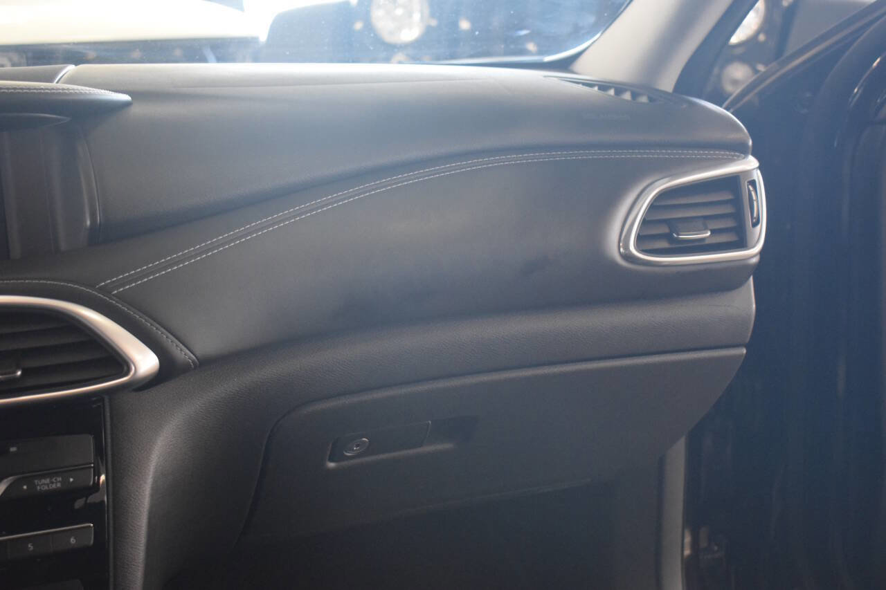 Used 2018 INFINITI QX30 Premium w/ Navigation Package image 39