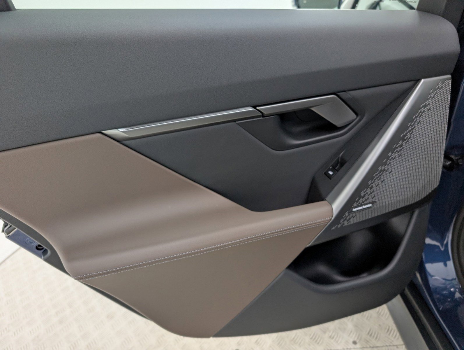 New 2025 BMW 530i w/ Premium Package image 21